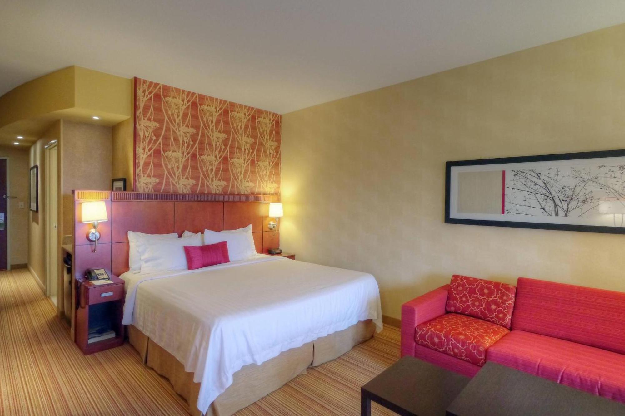 Courtyard Medford Airport Hotel Екстериор снимка