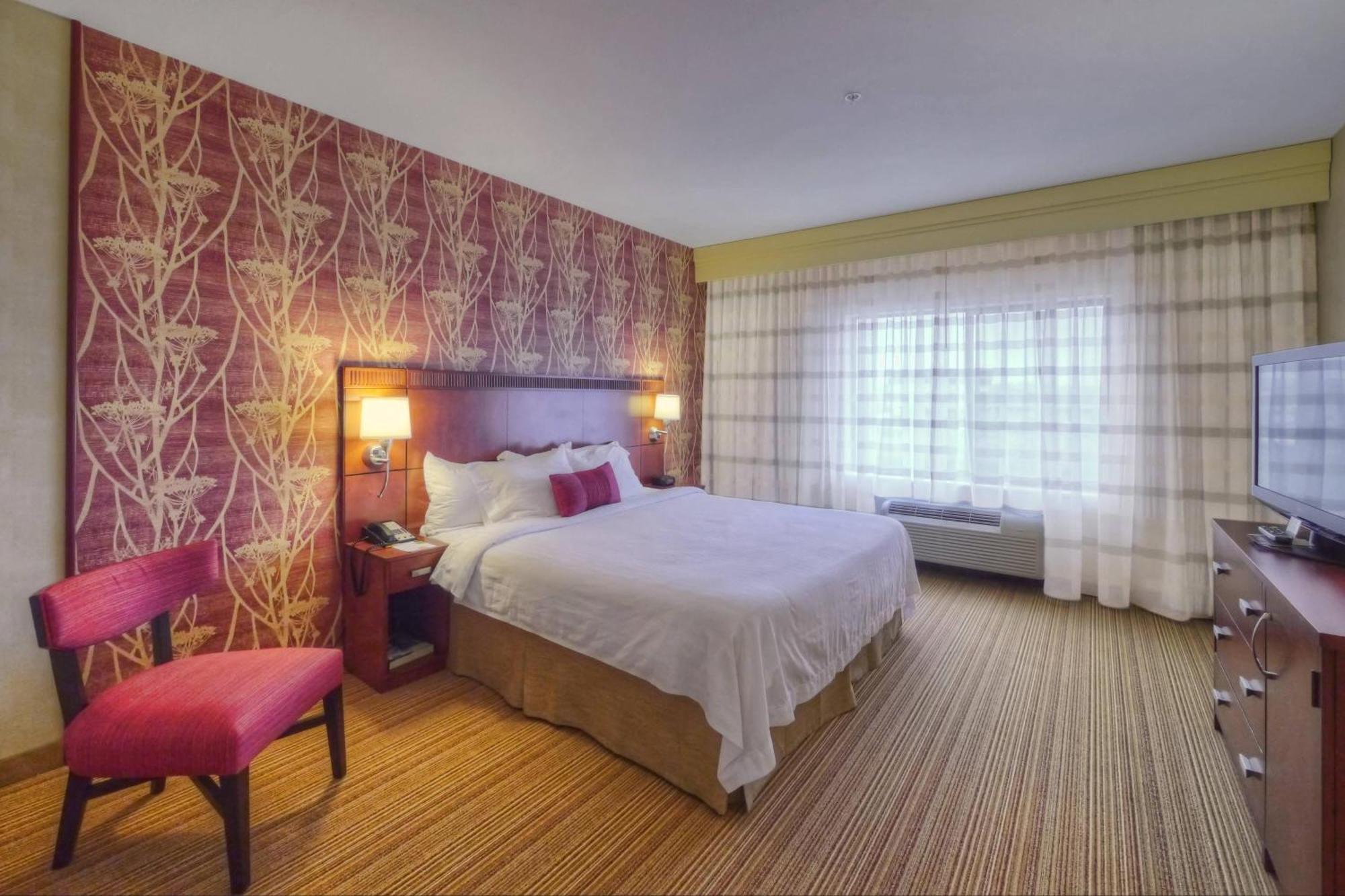 Courtyard Medford Airport Hotel Екстериор снимка